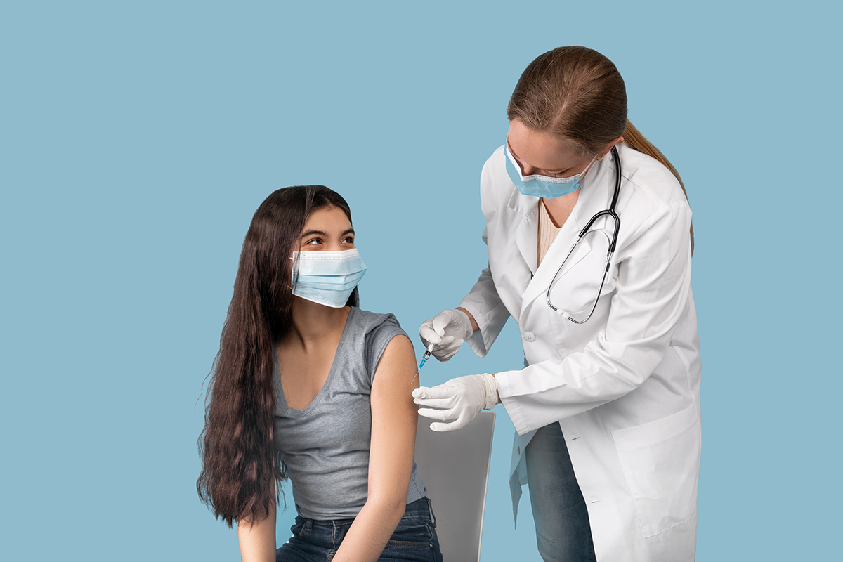 woman get a vaccine